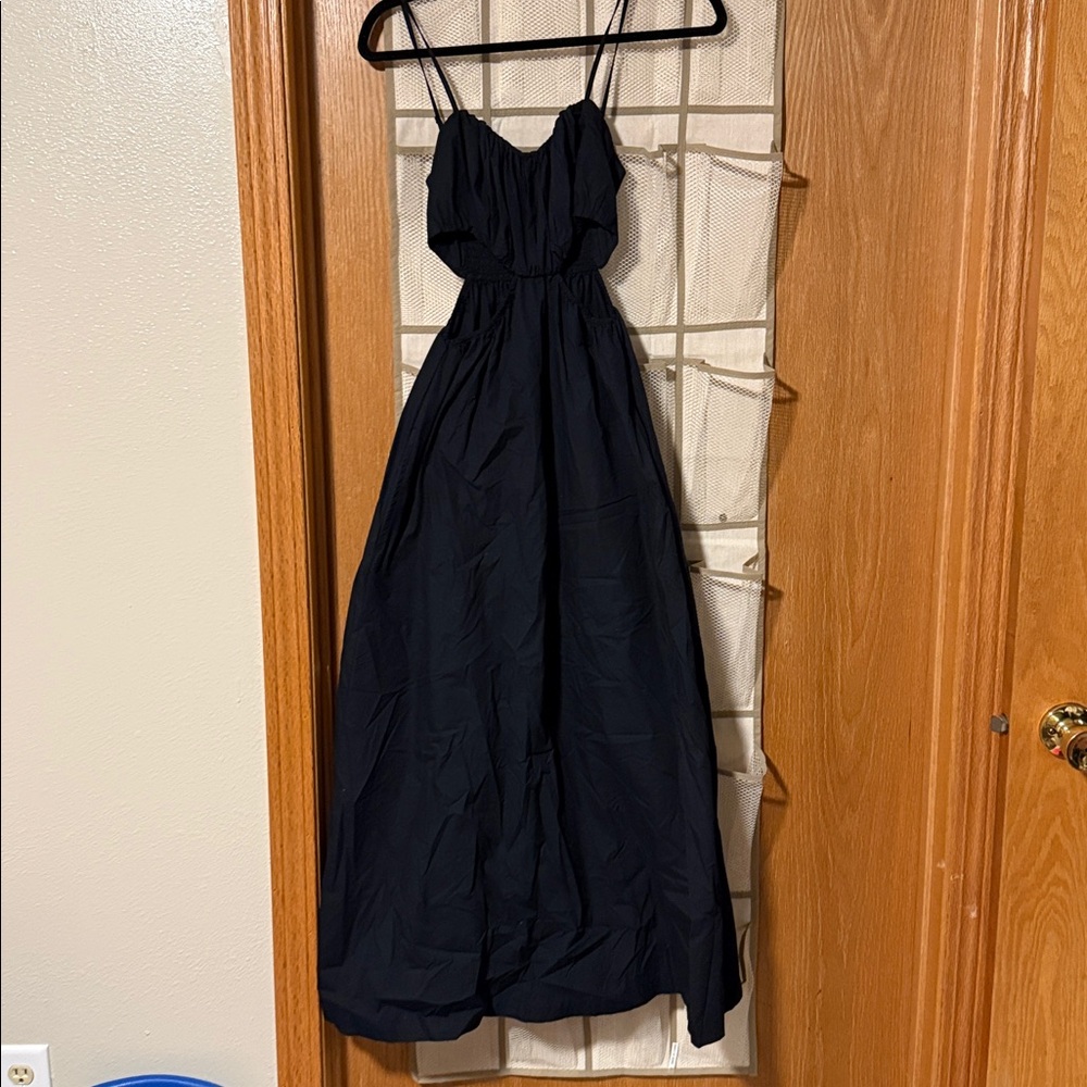 Abercrombie & Fitch Midi black side cut out dress